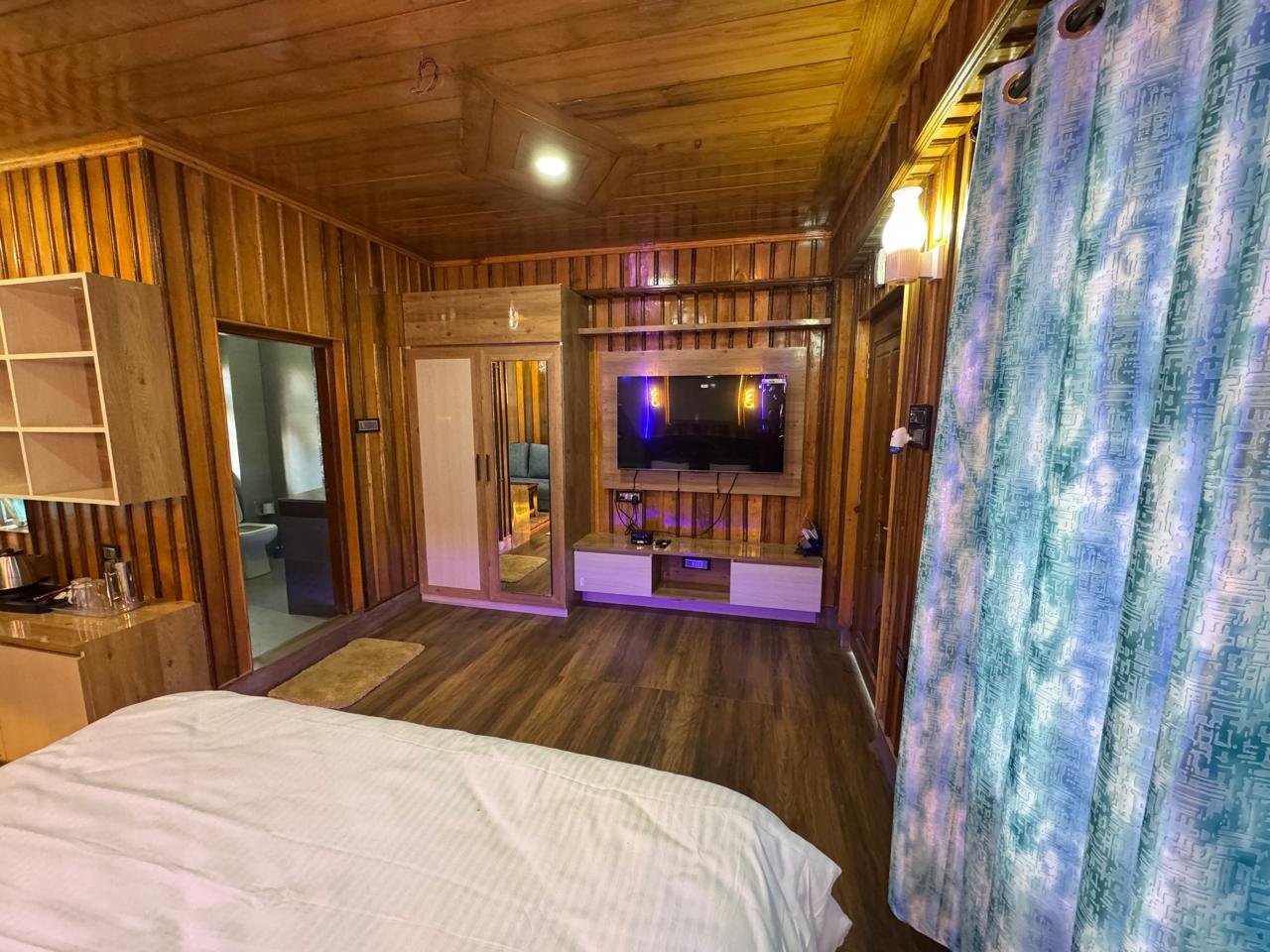 Deluxe Room Interior